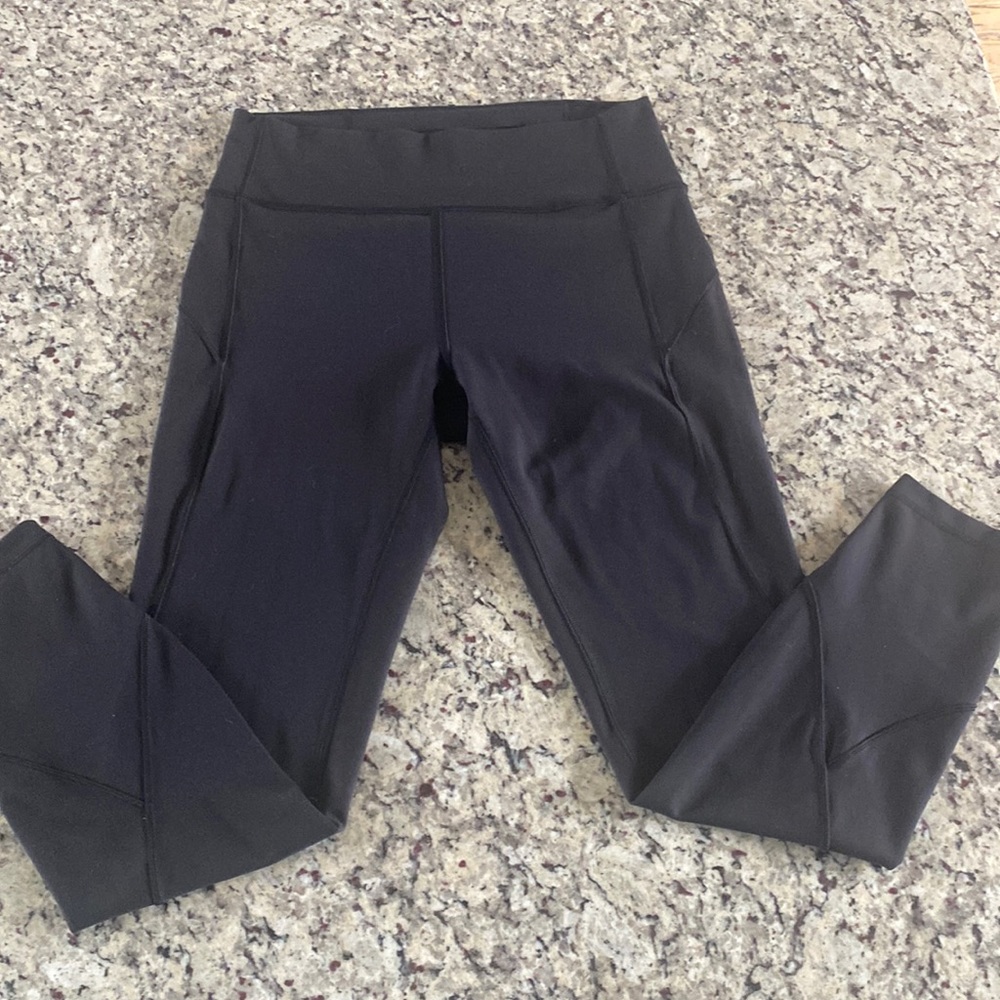 Like NEW. Sz 8 lululemon align leggings